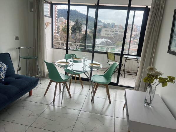 29-inch TV with cable channels - Departamento Don Miguel Claro (Santiago)