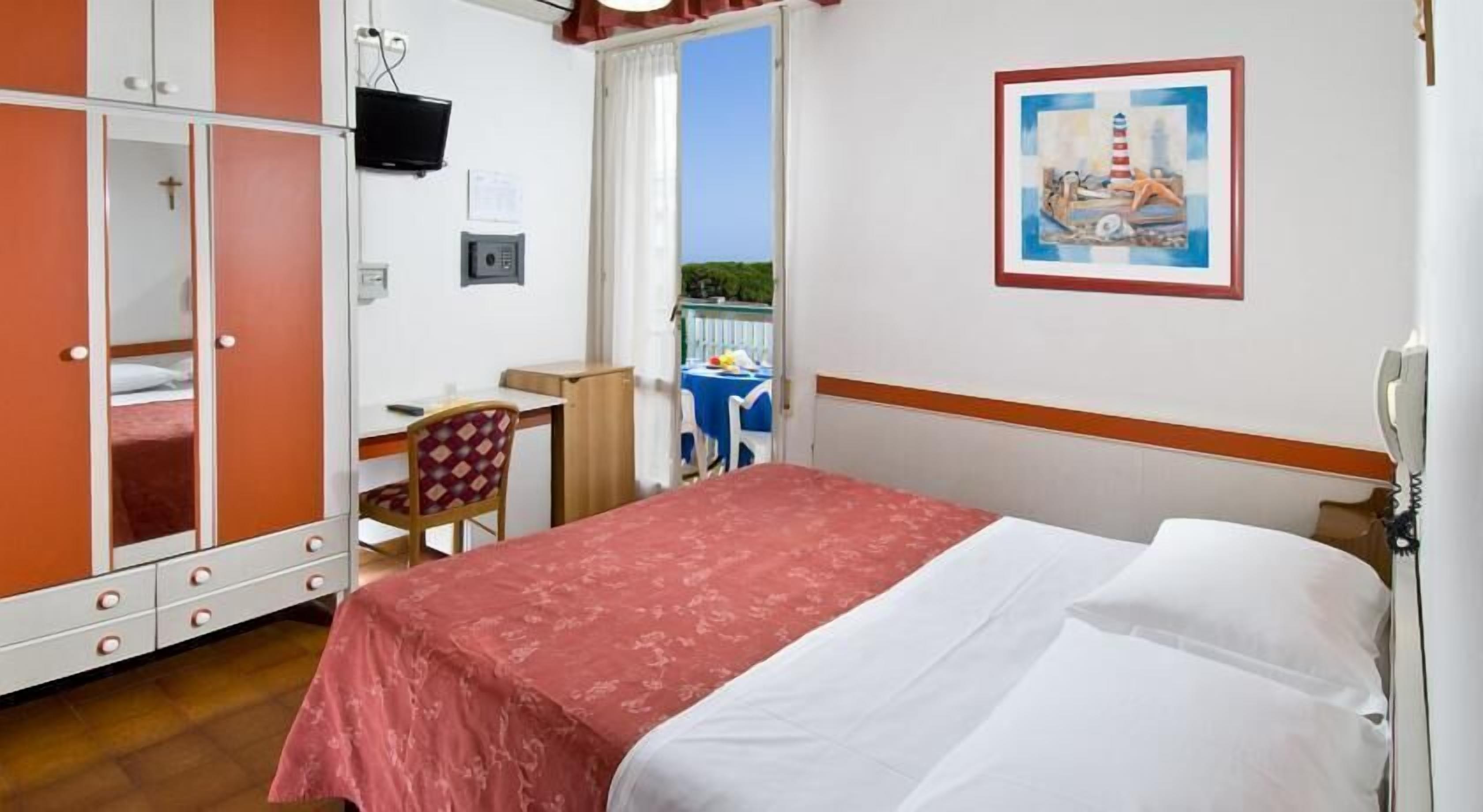 minibar, in-room safe, desk, cots/infant beds