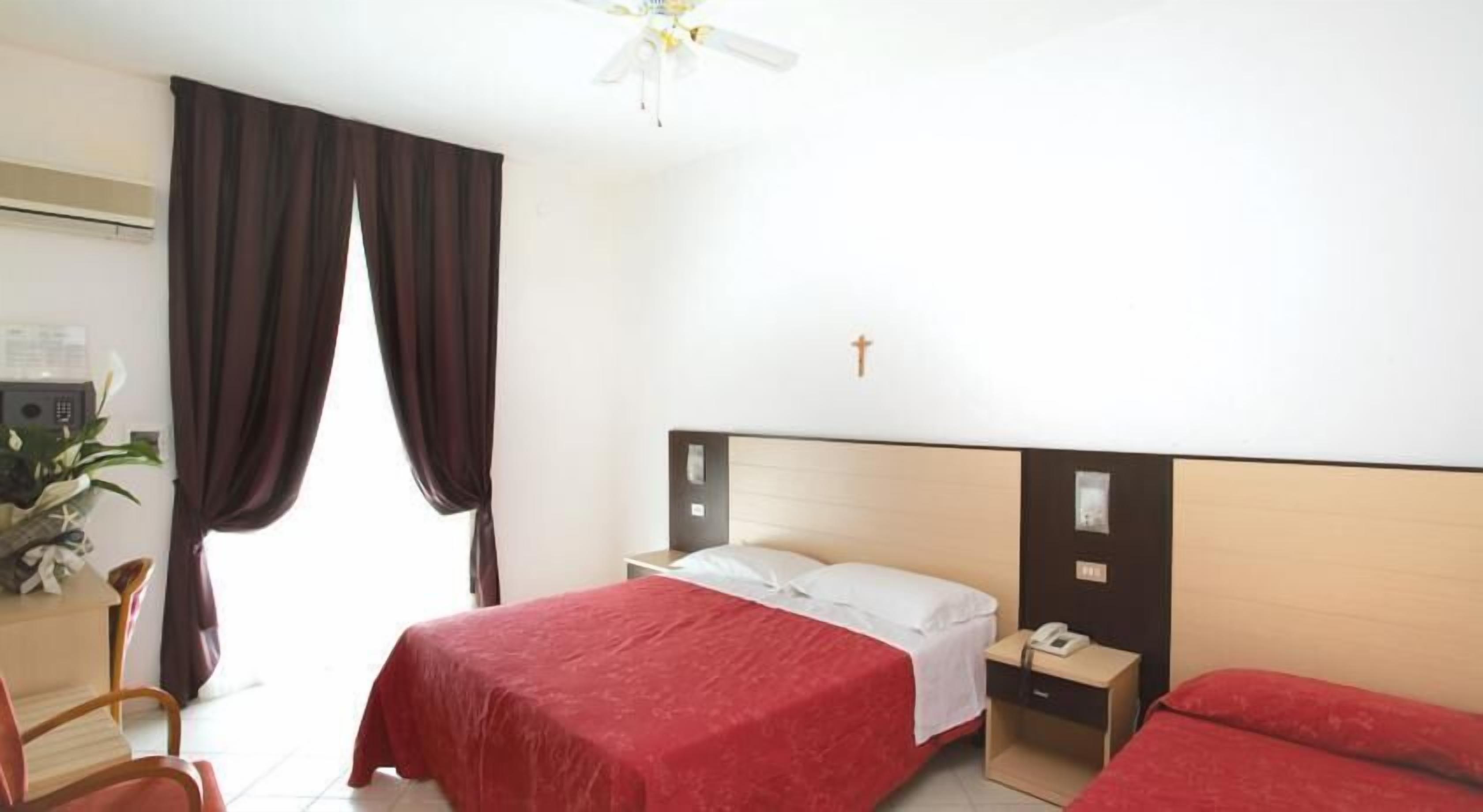 minibar, in-room safe, desk, cots/infant beds