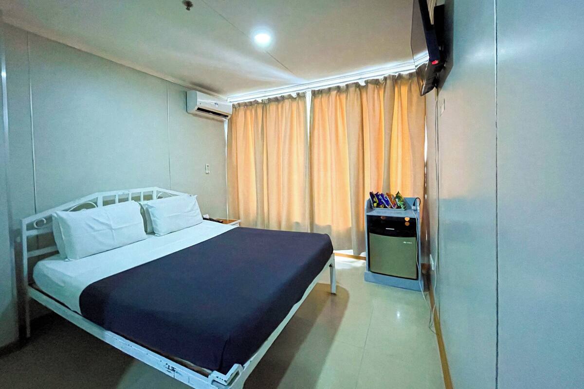 Quarto casal luxo | Escrivaninha, Wi-Fi de cortesia, roupa de cama