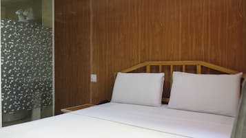 In-room safe, desk, soundproofing, free WiFi
