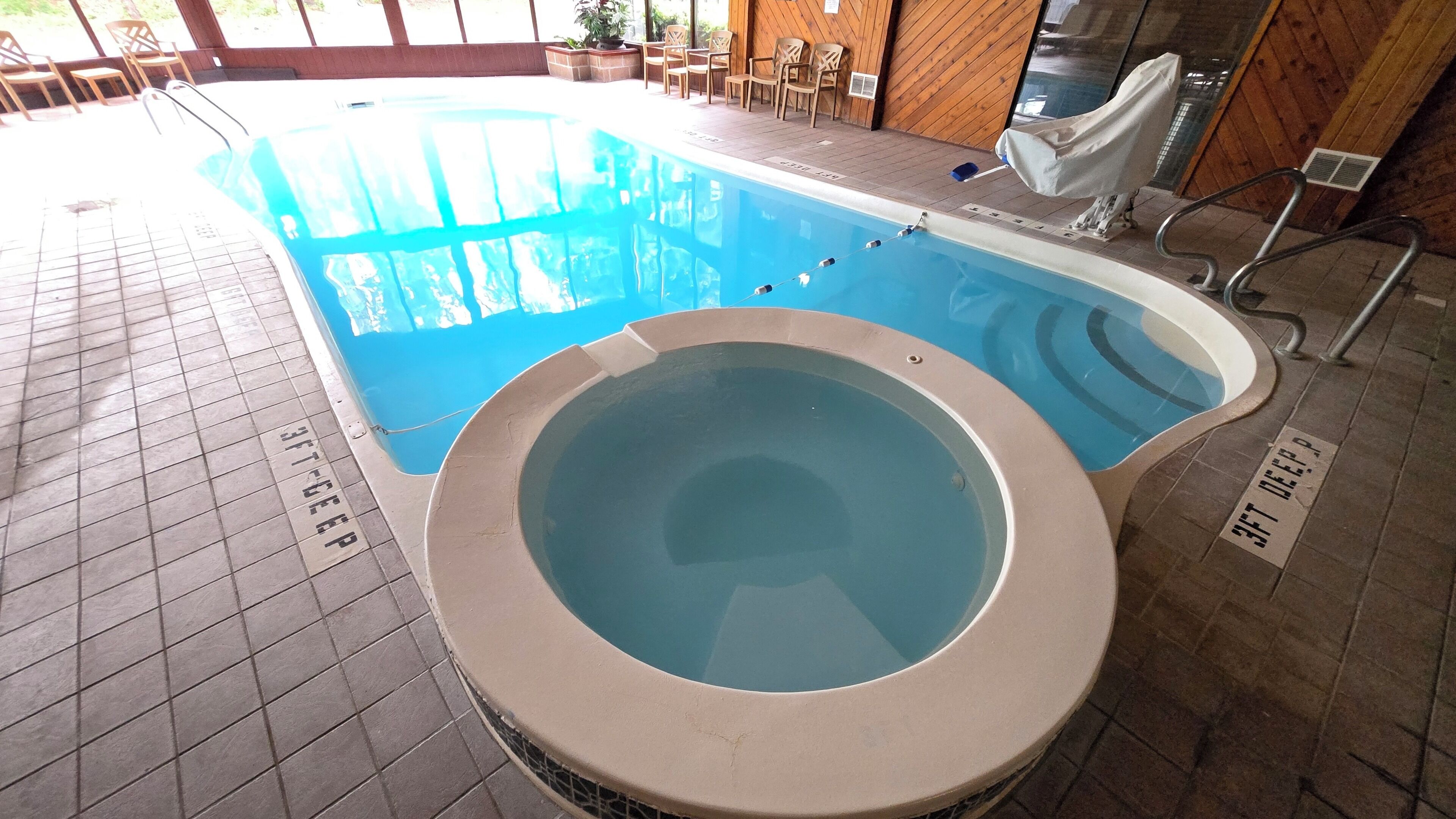 室內泳池