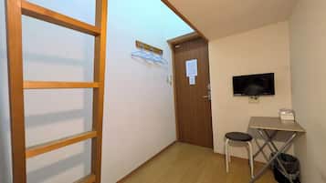 Single Room, Non Smoking, Shared Bathroom (Bunk Bed)