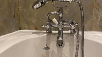 Classic Double Room, Ensuite | Bathroom