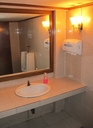 Basic Shared Dormitory, Men only | Bathroom
