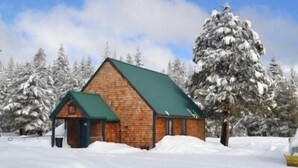Property grounds - Tamarack Lodge at Bear Valley (Arnold)