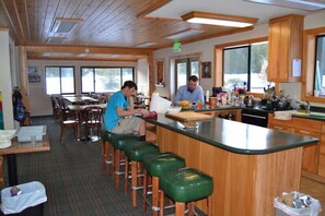 Daily continental breakfast (USD 5 per person) - Tamarack Lodge at Bear Valley (Arnold)