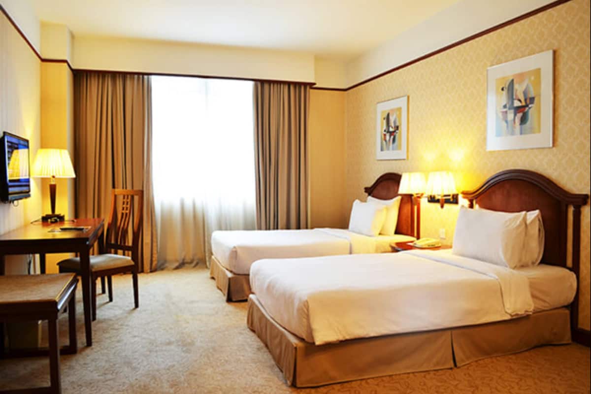 Minibar, in-room safe, desk, free WiFi