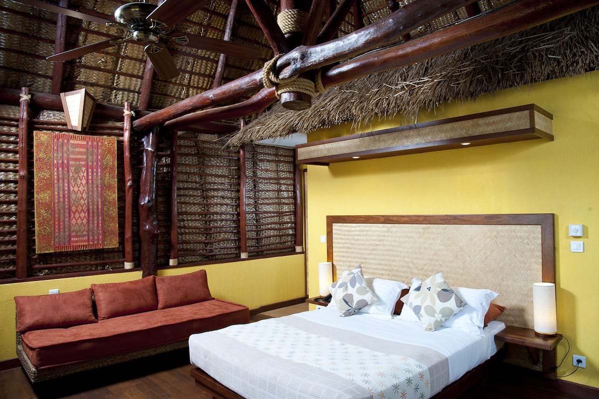 melanesian bungalow | in-room safe, iron/ironing board, free cots/infant beds, free wifi