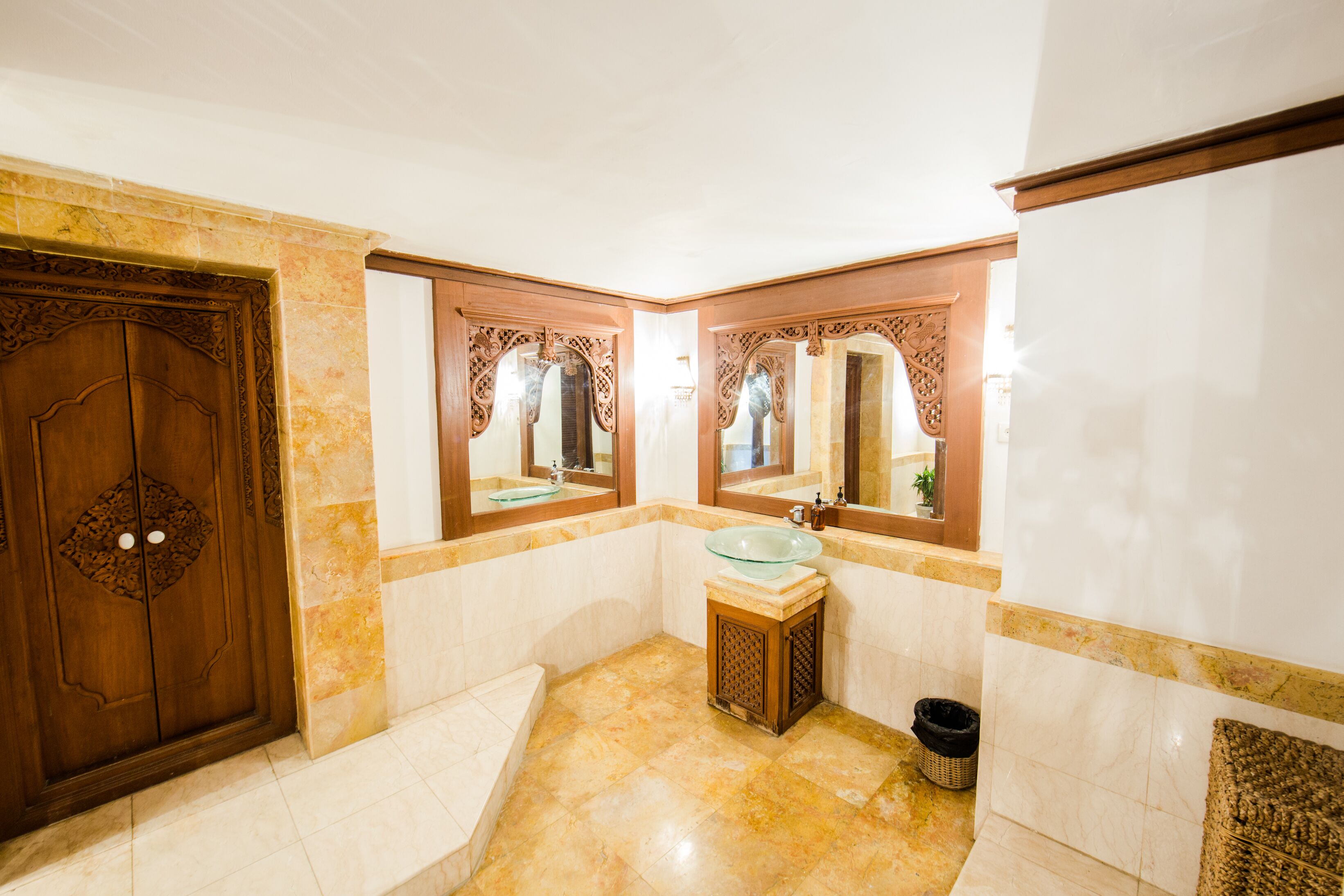 luxury villa, 2 bedrooms | bathroom | shower, free toiletries, hair dryer, towels