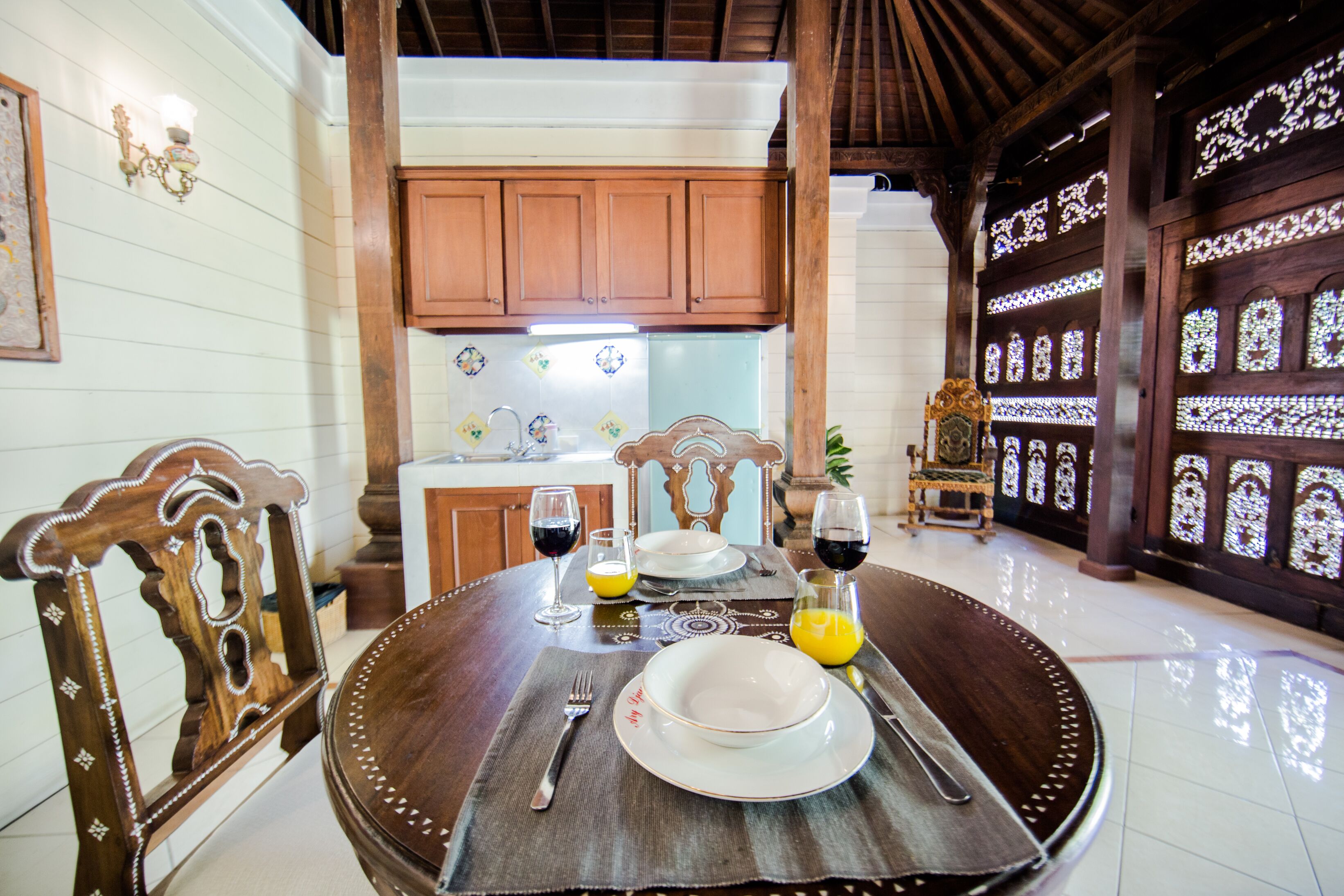 deluxe villa, 2 bedrooms | in-room dining