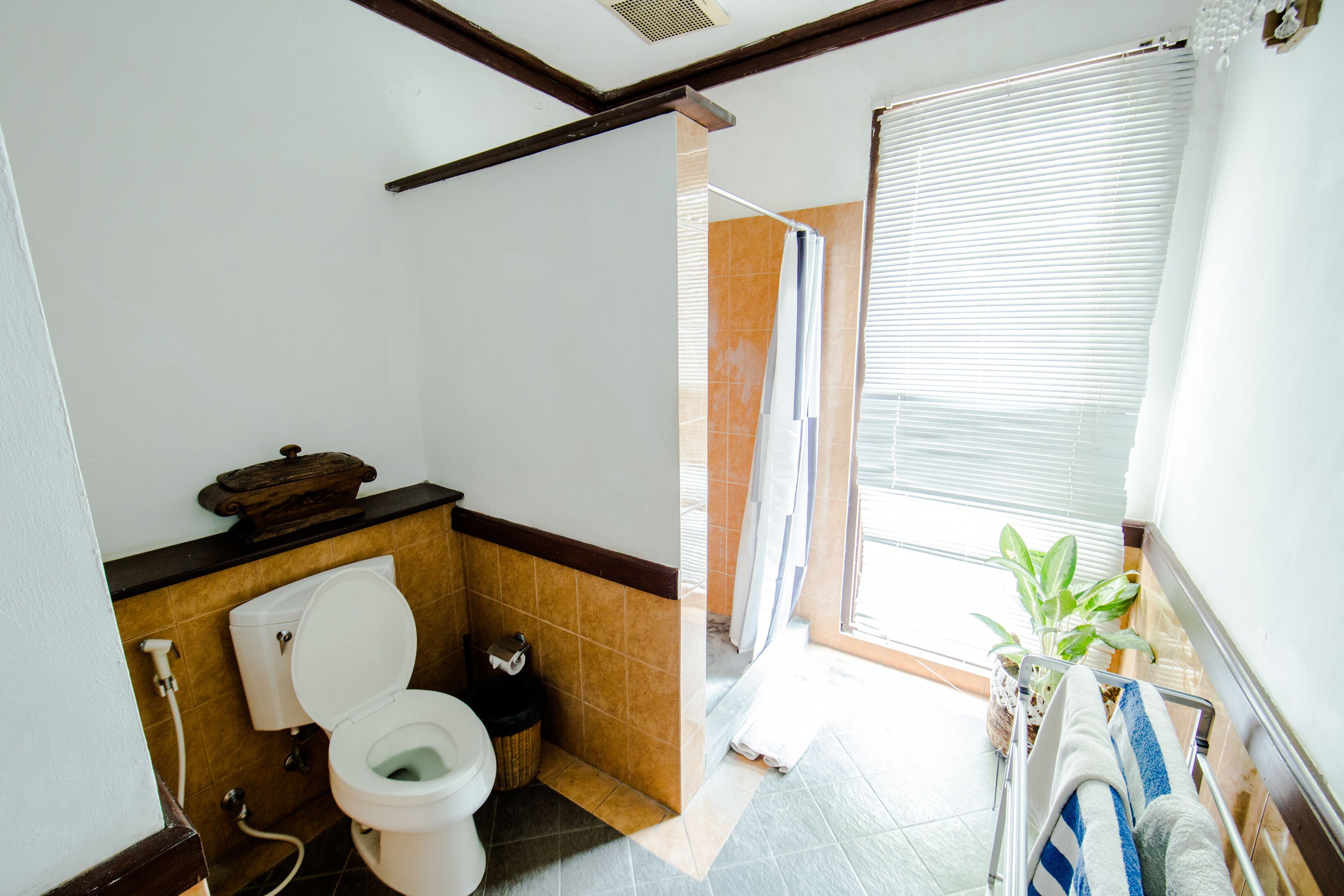 deluxe villa, 2 bedrooms | bathroom | shower, free toiletries, hair dryer, towels