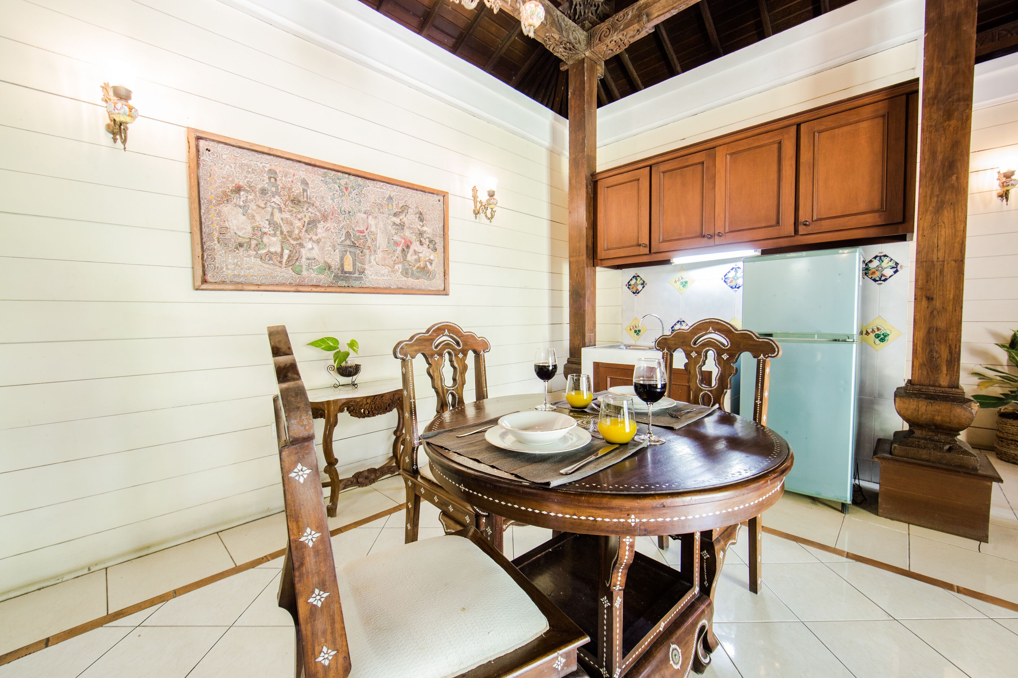 deluxe villa, 2 bedrooms | in-room dining