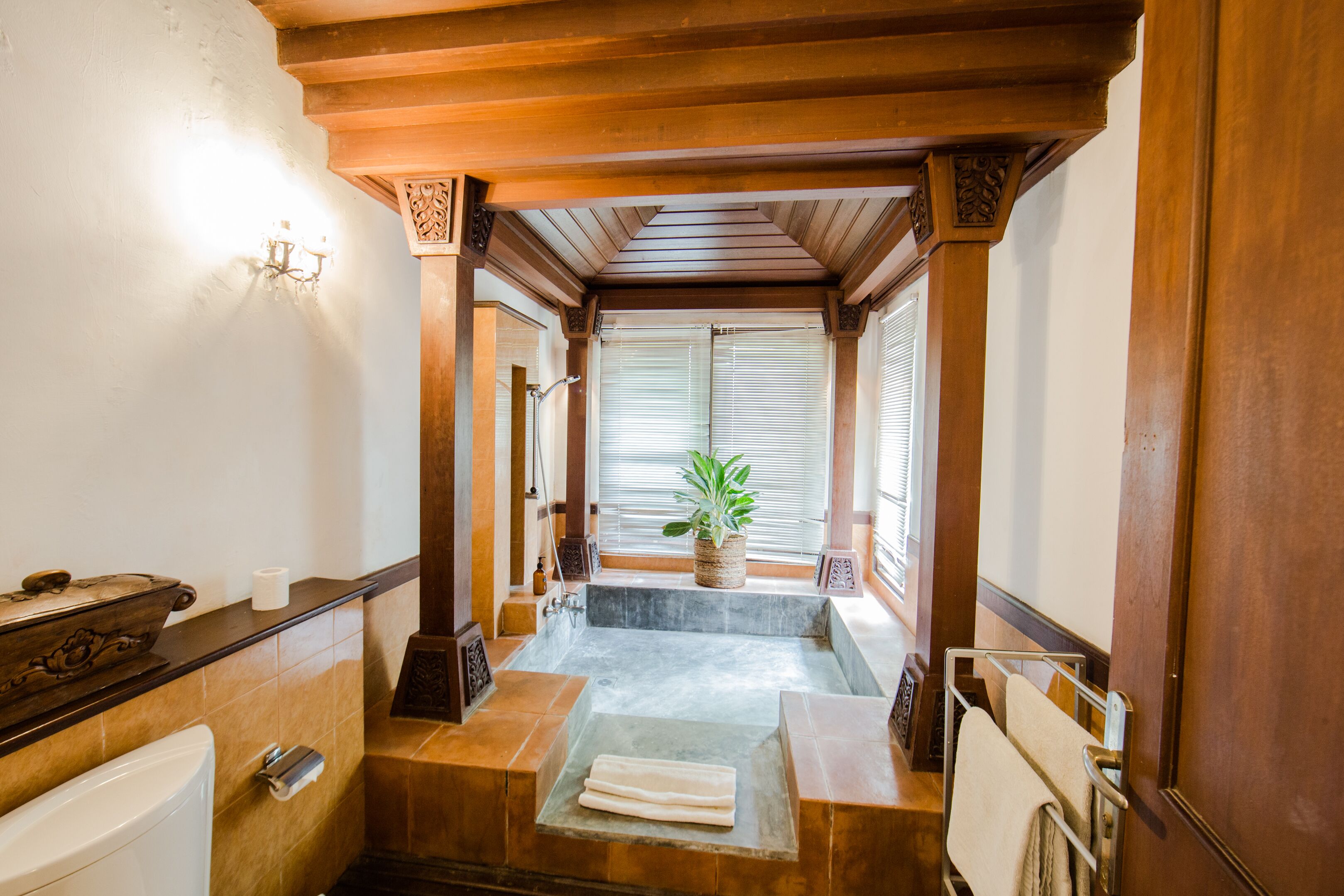 deluxe villa, 2 bedrooms | bathroom shower