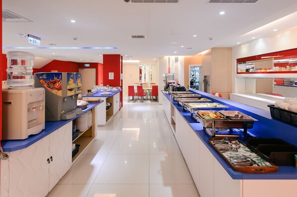 Daily buffet breakfast (TWD 150 per person) - i-Deal Hotel (Taichung)