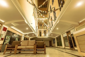 Lobby - Gaju Suite Hotel (Kathmandu)