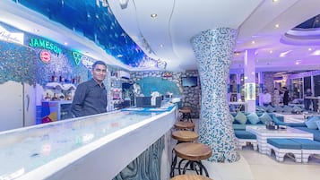 Bar (en la propiedad)