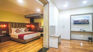 Habitación familiar | 1 dormitorio, ropa de cama de alta calidad, minibar y caja fuerte