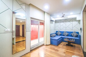 Quarto família | Área de estar | TV LED 32 polegadas com canais via satélite, TV