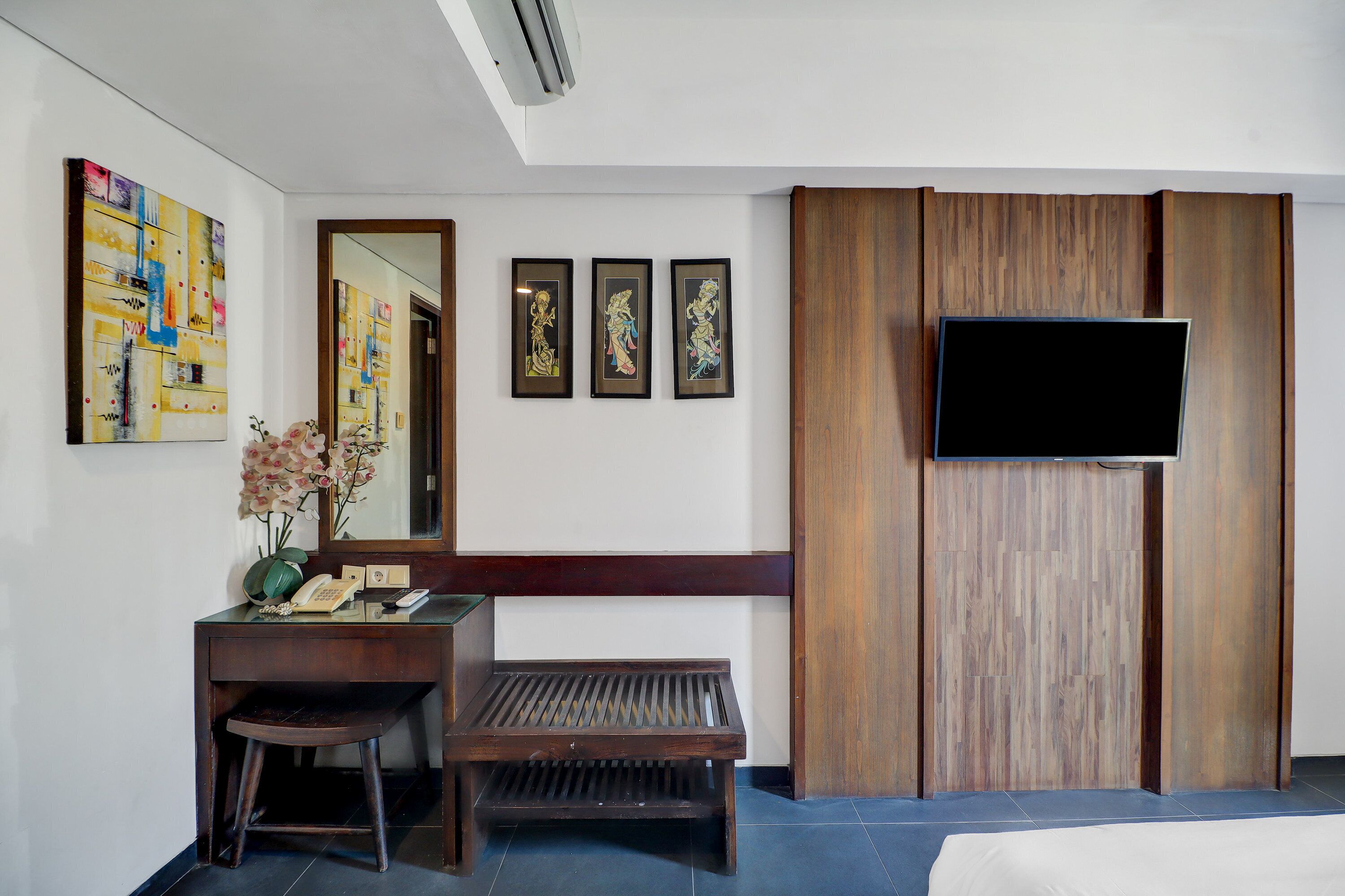 Phòng Suite Deluxe | Minibar, két bảo mật tại phòng, bàn, màn/rèm cản sáng 