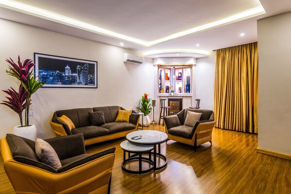 Executive Suite, 1 Bedroom, City View