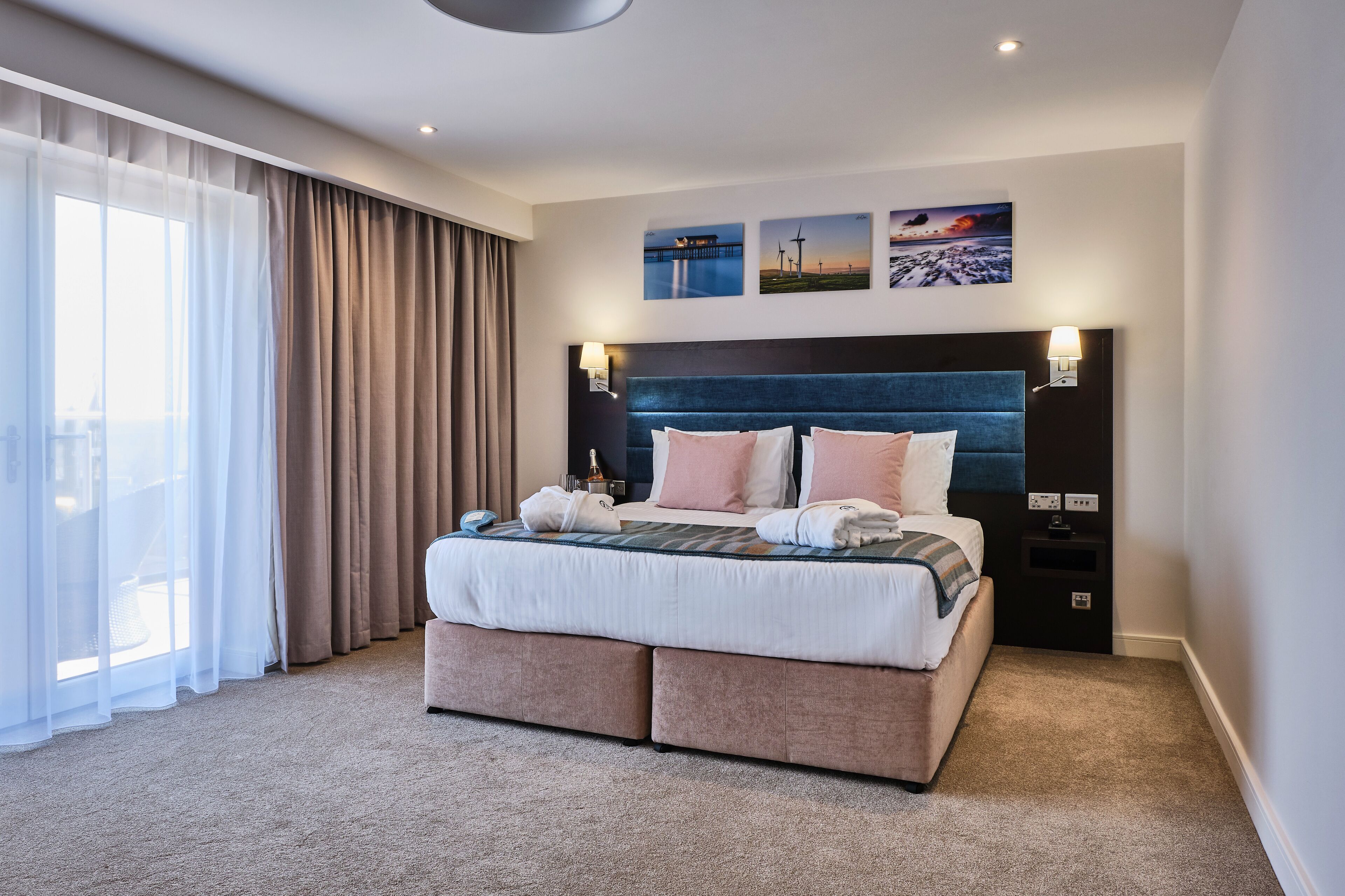 luxury double room, ensuite | 1 bedroom, iron/ironing board, free wifi, bed sheets