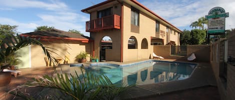 Outdoor pool, pool loungers