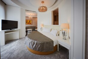 Premium bedding, minibar, in-room safe, desk - Wellborn Luxury Hotel (Basiskele)