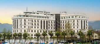 Wellborn Luxury Hotel