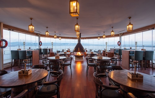 Wellborn Luxury Hotel