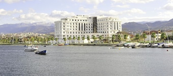 Wellborn Luxury Hotel