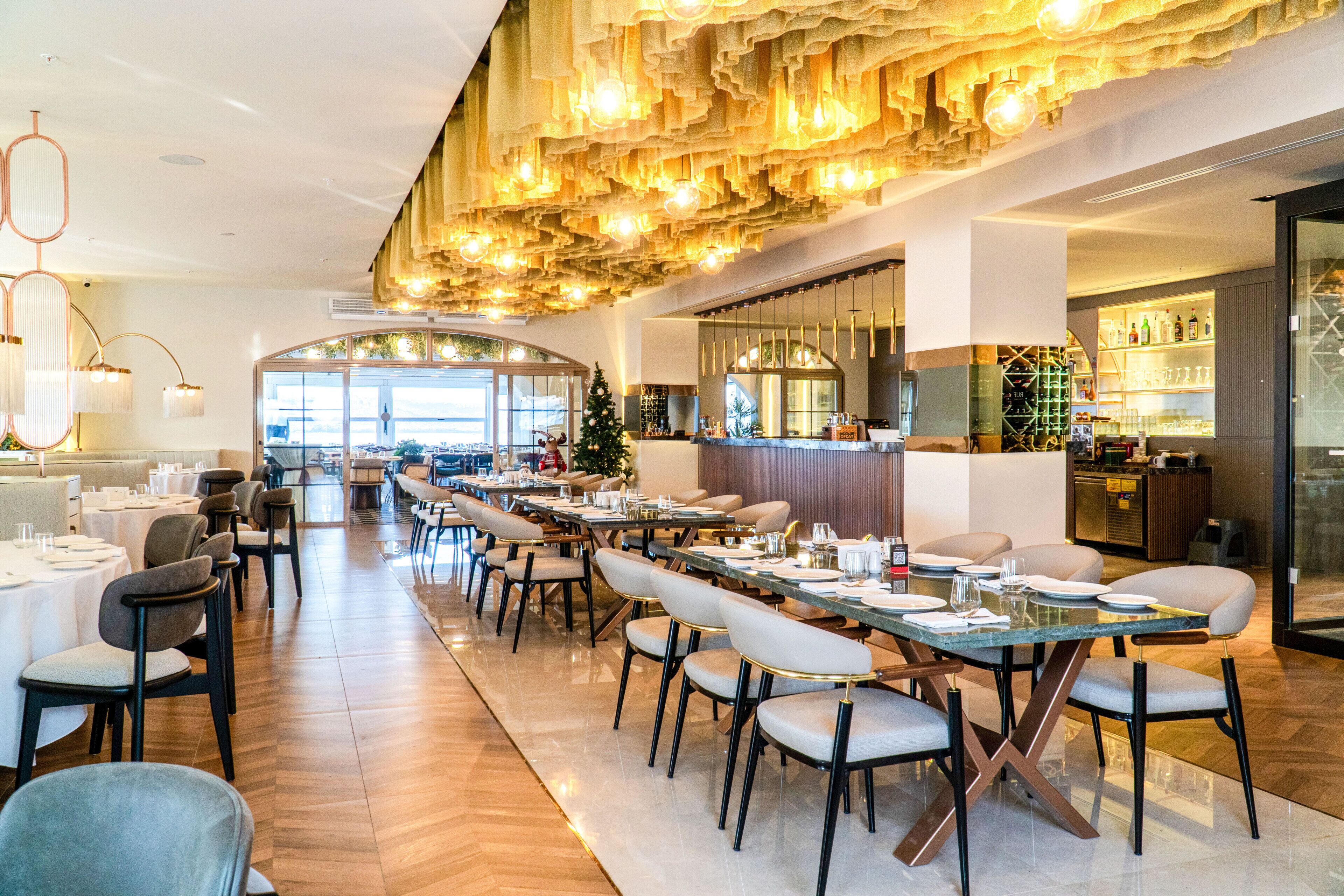 2 restoran, melayani sarapan, makan siang; sajian masakan Mediterania