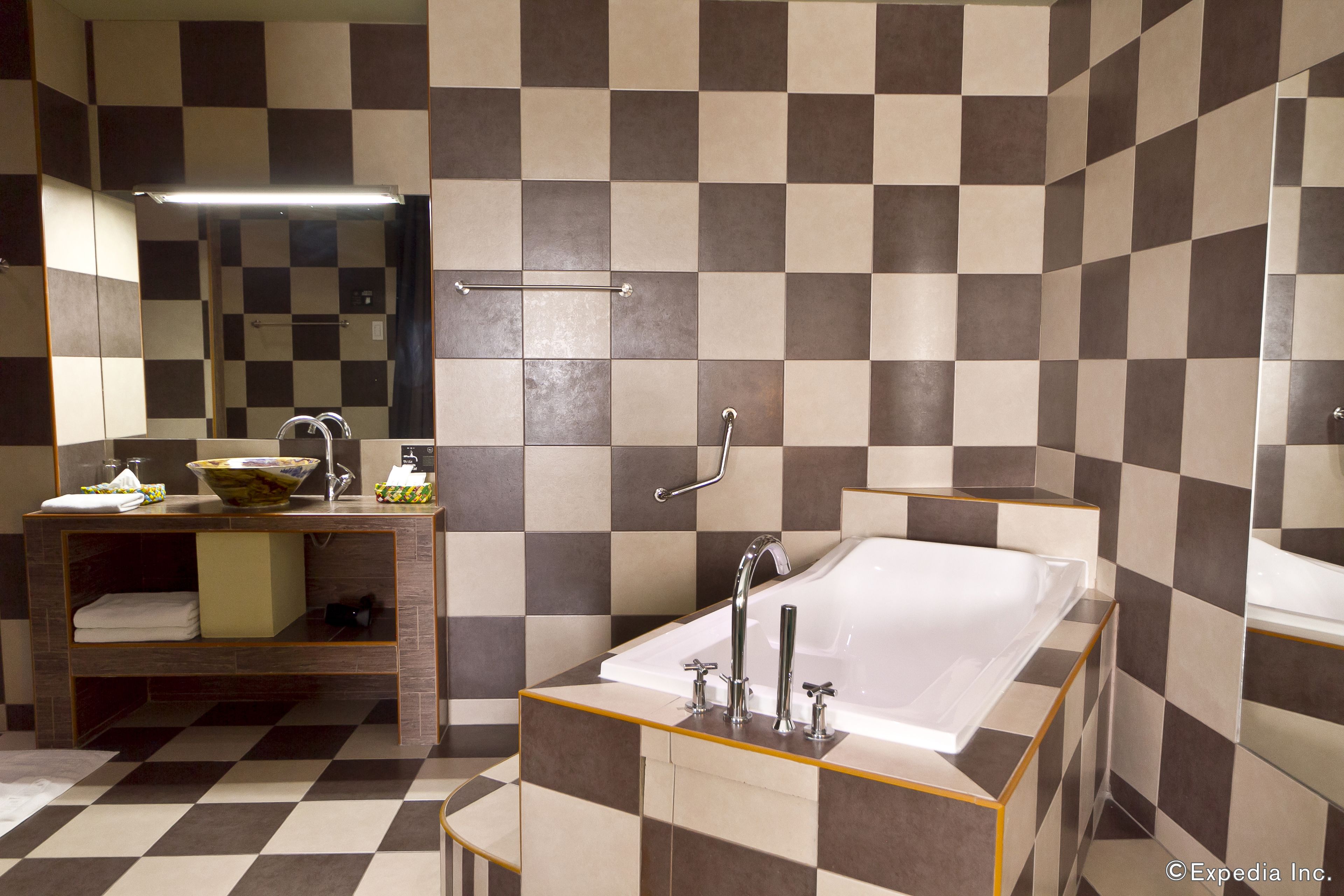 deep-soaking bathtub