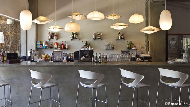 Bar lounge