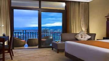 In-room safe, free WiFi, bed sheets