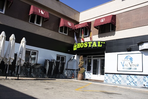 Hostal Valdepeñas by Bossh Hotels