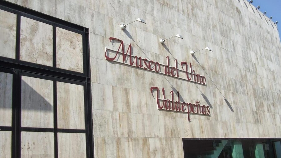 Hostal Valdepeñas by Bossh Hotels