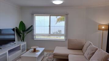 3 Bedroom Premium Apartment | Living room