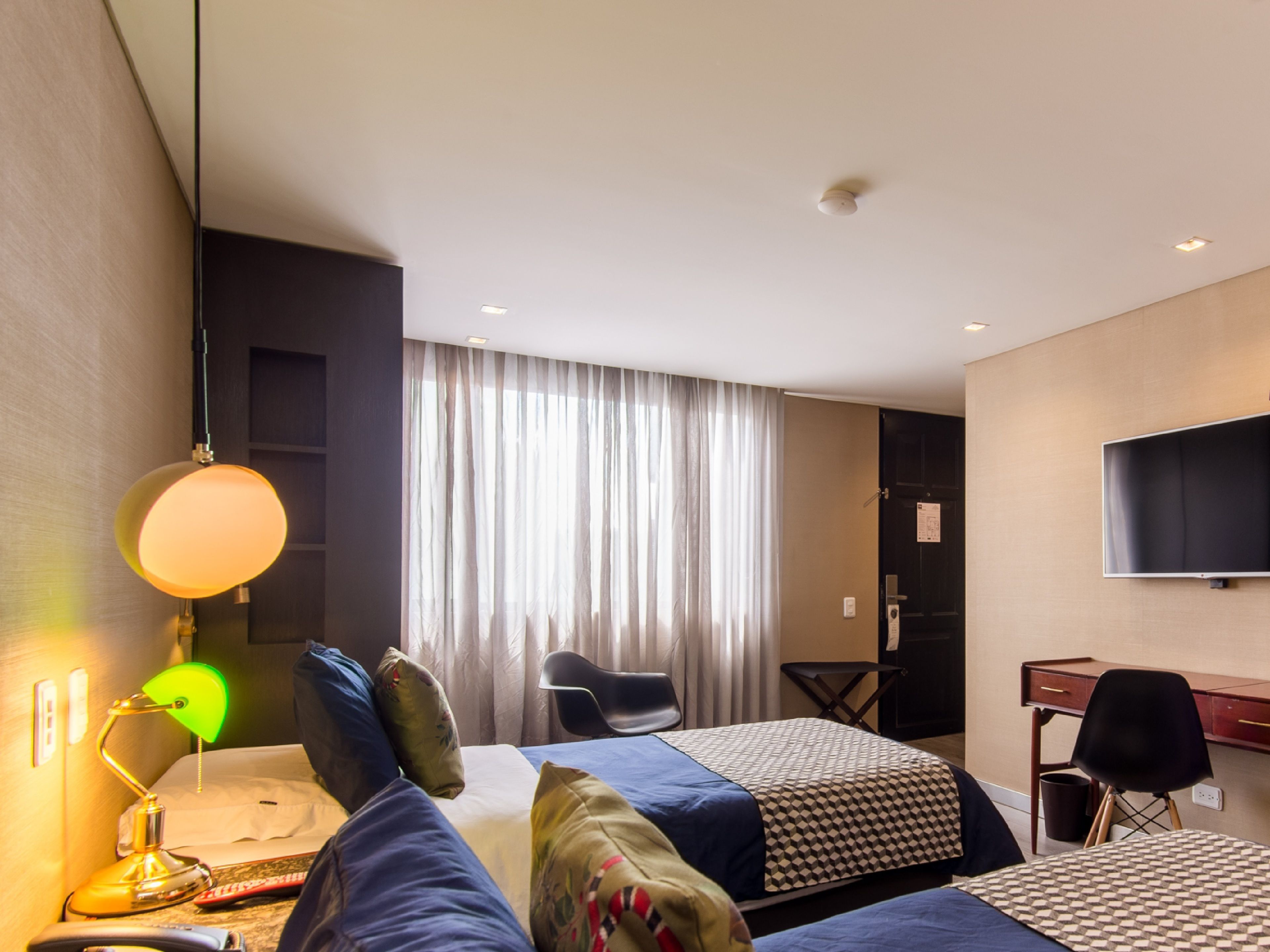 premium bedding, tempur-pedic beds, in-room safe, soundproofing