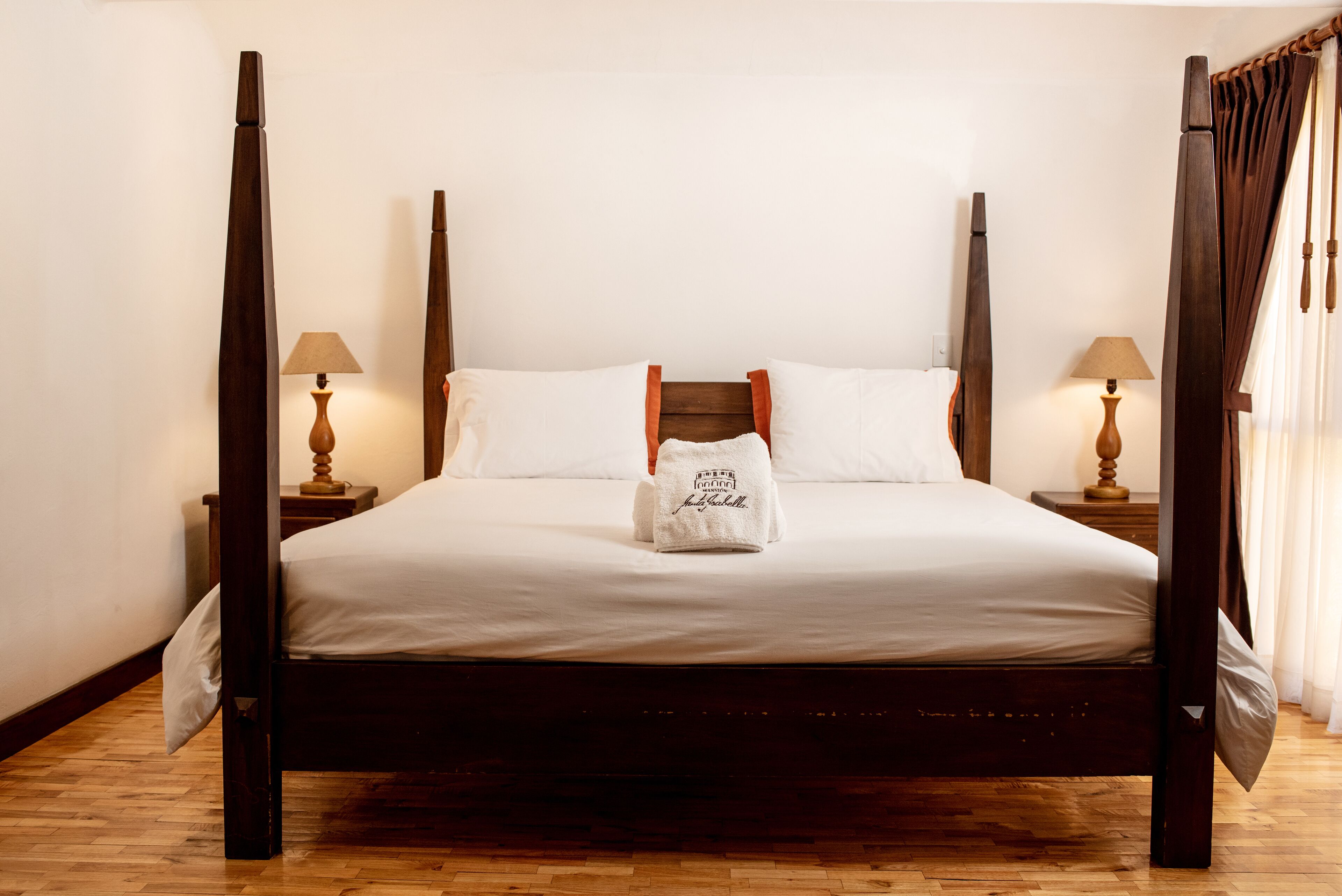 luxury suite, 1 king bed | 1 bedroom, in-room safe, individually decorated, individually furnished