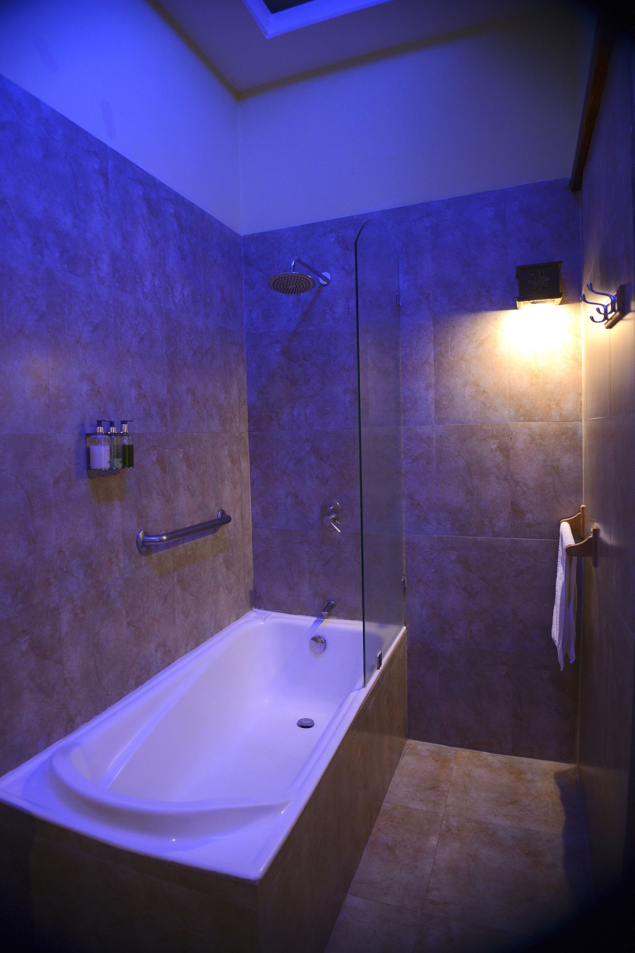 deep-soaking bathtub