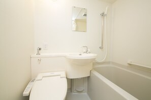 Duschwanne, Komfortbadewanne, kostenlose Toilettenartikel, Haartrockner