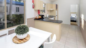 Superior Lake View 2 Bedroom Villa - Sleeps 6 | 2 dormitorios, sistema de insonorización, tabla de planchar con plancha