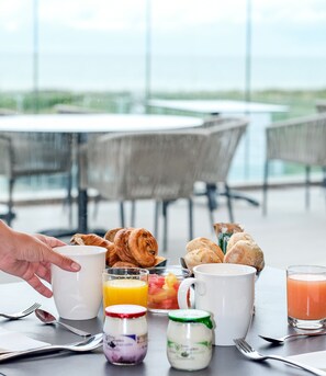 Desayuno continental todos los días (con cargo) 