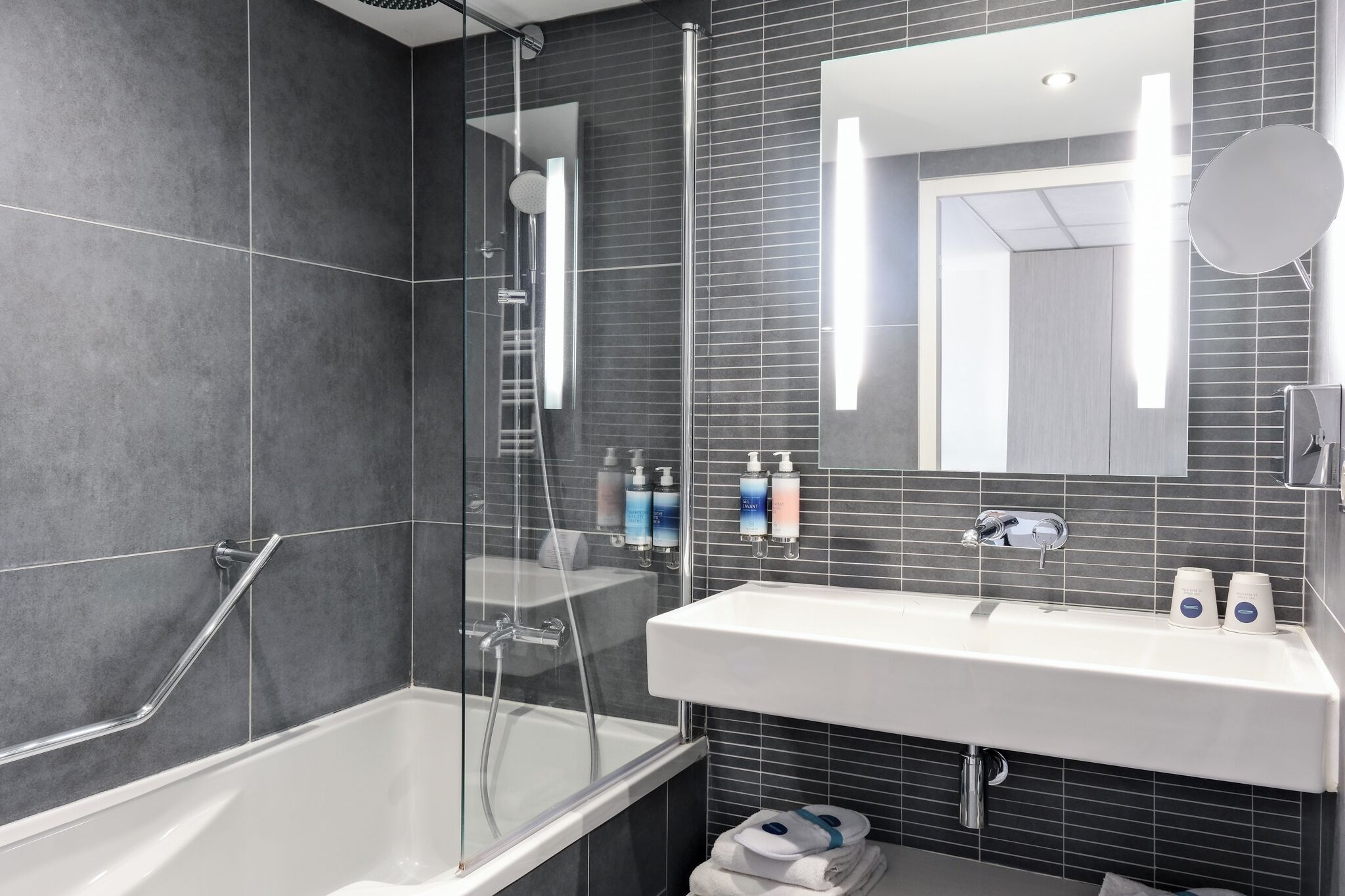 Ducha y cabezal de ducha tipo lluvia