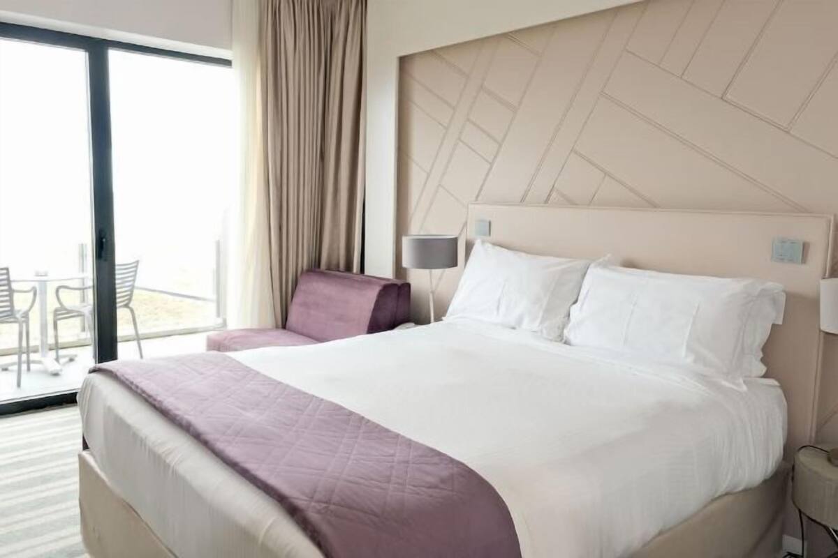 1 Schlafzimmer, hochwertige Bettwaren, Minibar, Zimmersafe
