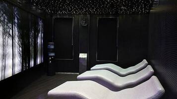 Hot tub, steam room, Turkish bath, body treatments, hydrotherapy