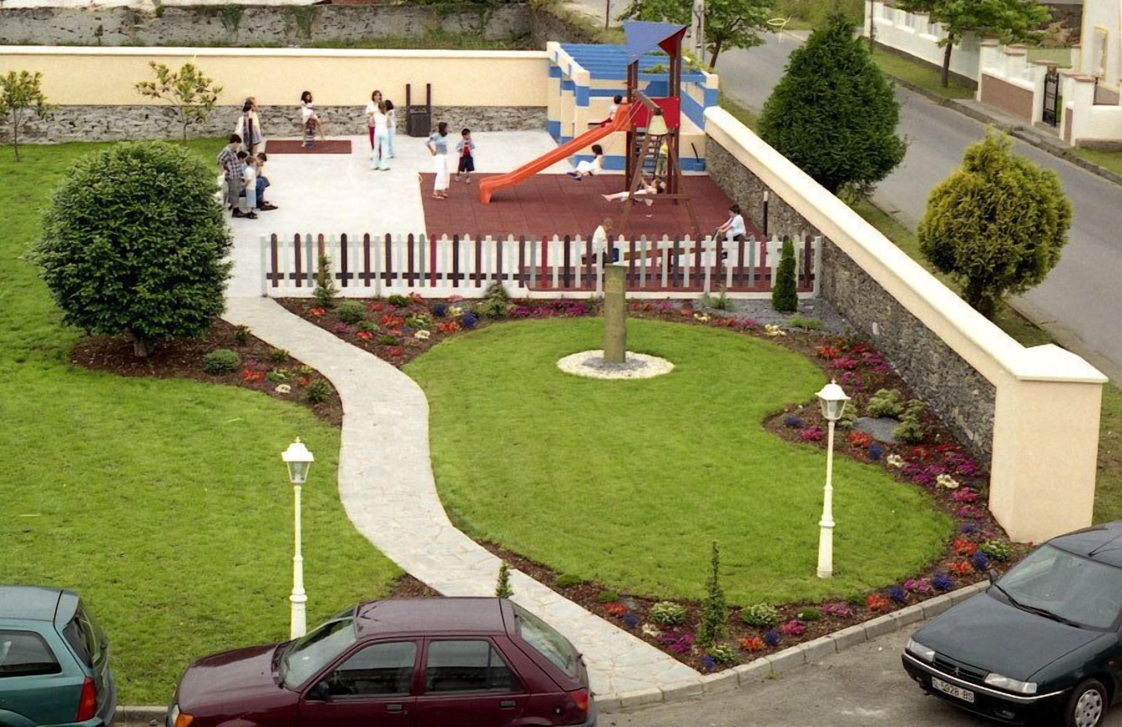 children’s play area – outdoor