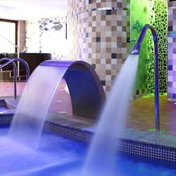Hot tub, steam room, Turkish bath/hammam, body treatments, hydrotherapy