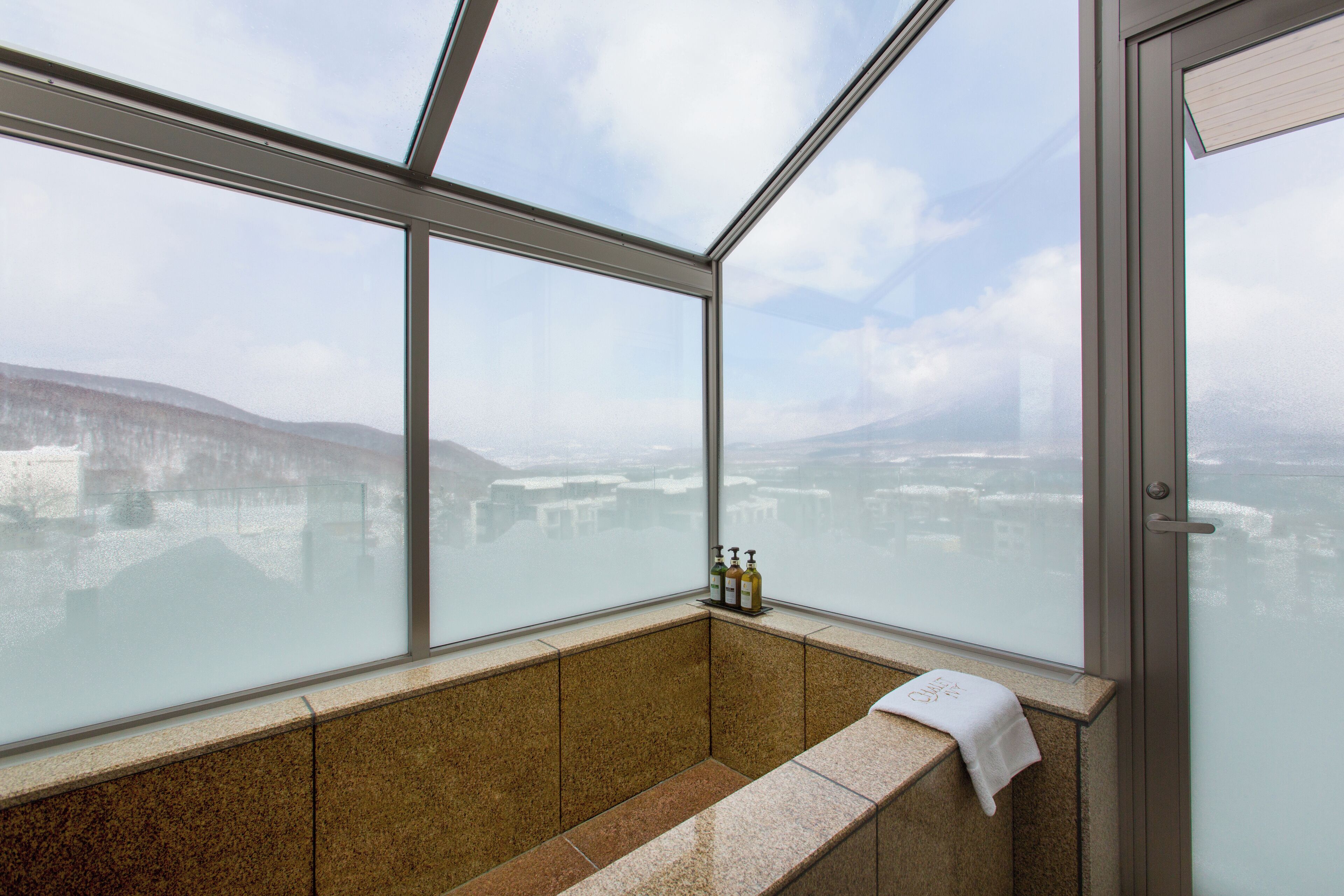 panoramic penthouse, 4 bedrooms | bathroom | shower, free toiletries, hair dryer, slippers